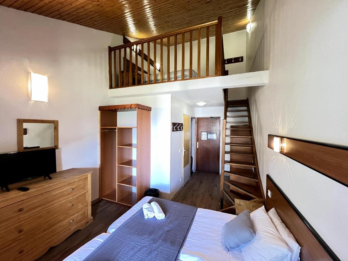 סן-מרטין-דה-בלוויל Hotel Le Piolet מראה חיצוני תמונה